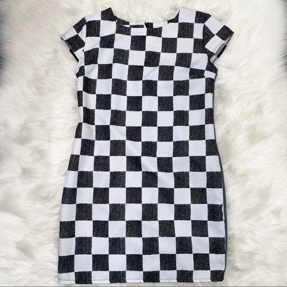The Queen by Da checkered dress Medium - Picture 5 of 9